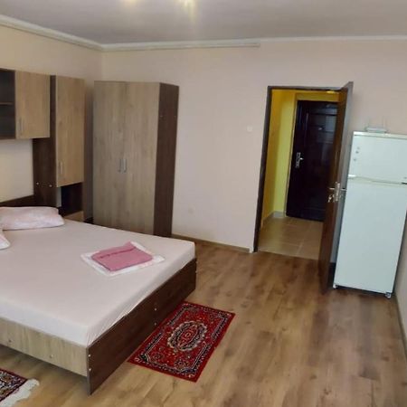 萨图马雷Flora Apartament公寓 外观 照片