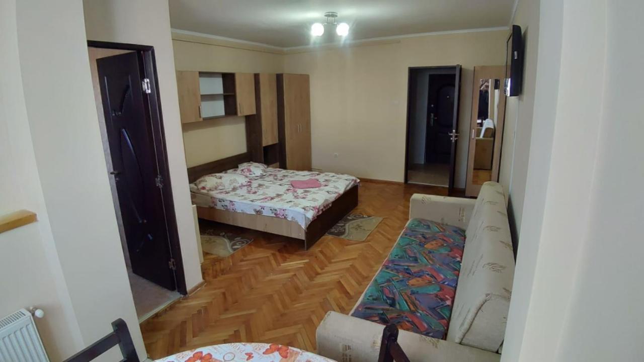 萨图马雷Flora Apartament公寓 外观 照片