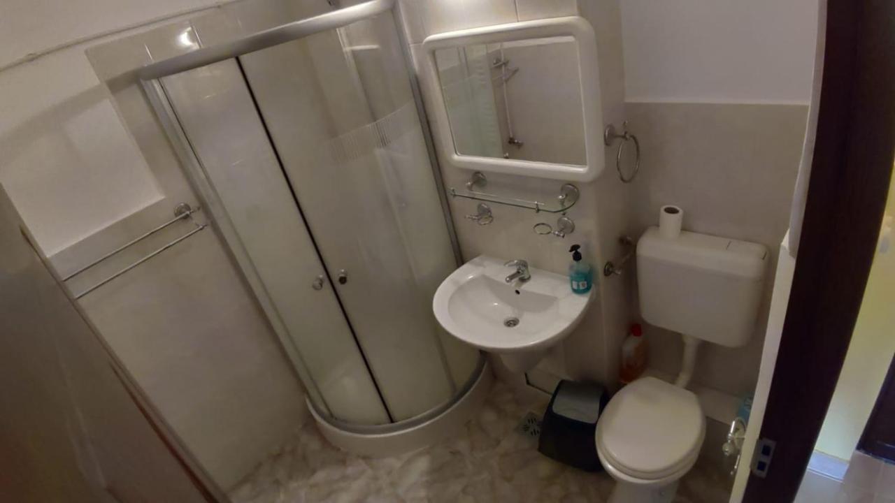 萨图马雷Flora Apartament公寓 外观 照片